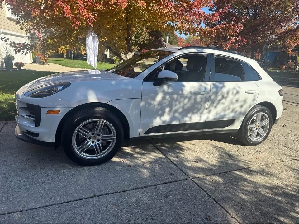 2021 Porsche Macan - Image 2 of 4