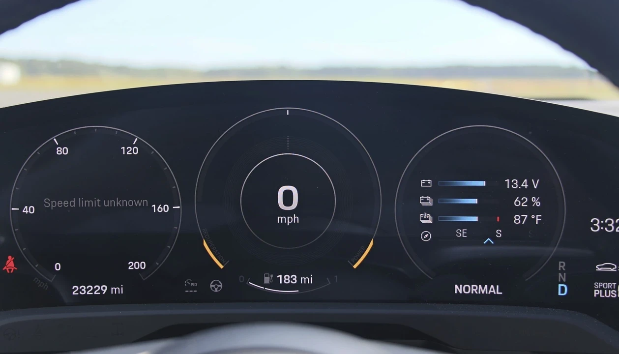 2021 Porsche Taycan 4S - Image 18 of 21