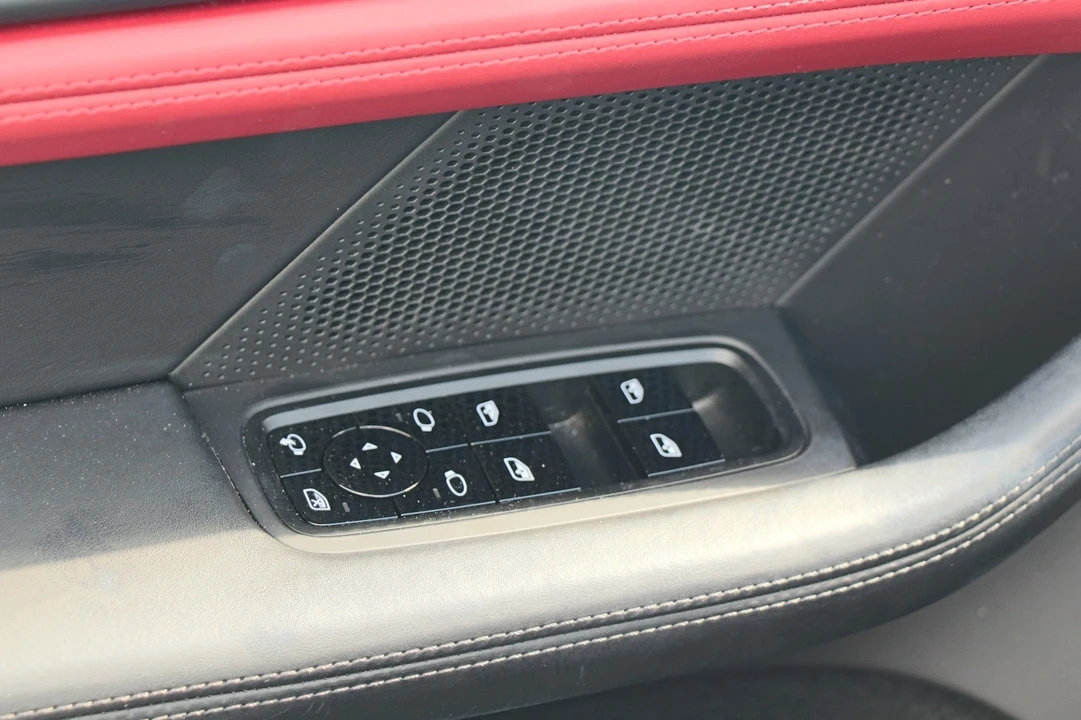 2021 Porsche Taycan 4S - Image 12 of 21