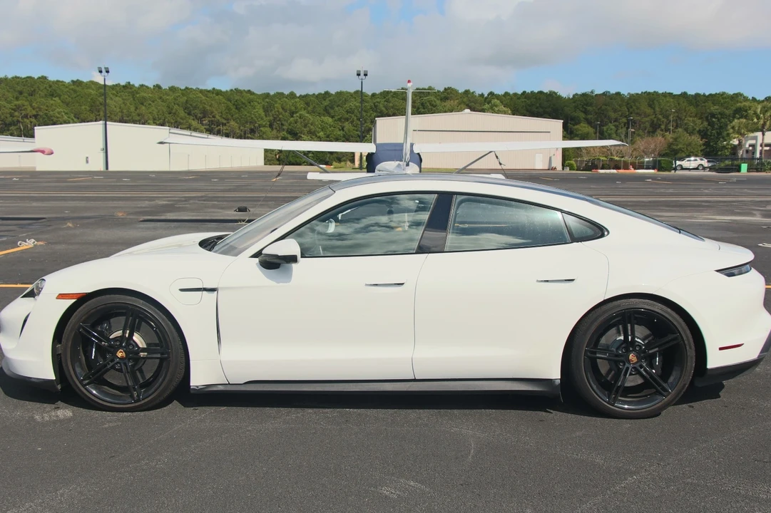 2021 Porsche Taycan 4S - Image 4 of 21
