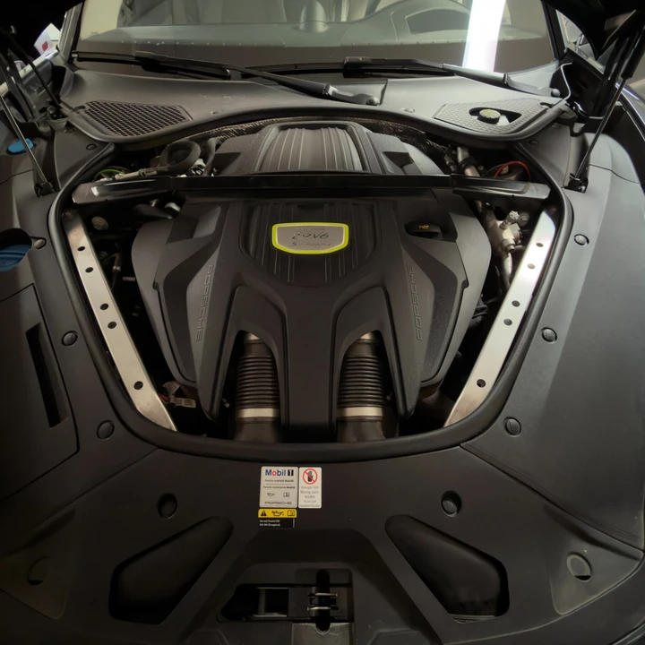 2021 Porsche 971 Panamera Sport Turismo - Image 15 of 16