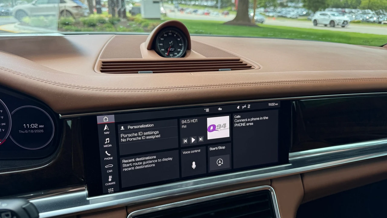 2021 Porsche 971 Panamera Sport Turismo - Image 9 of 13