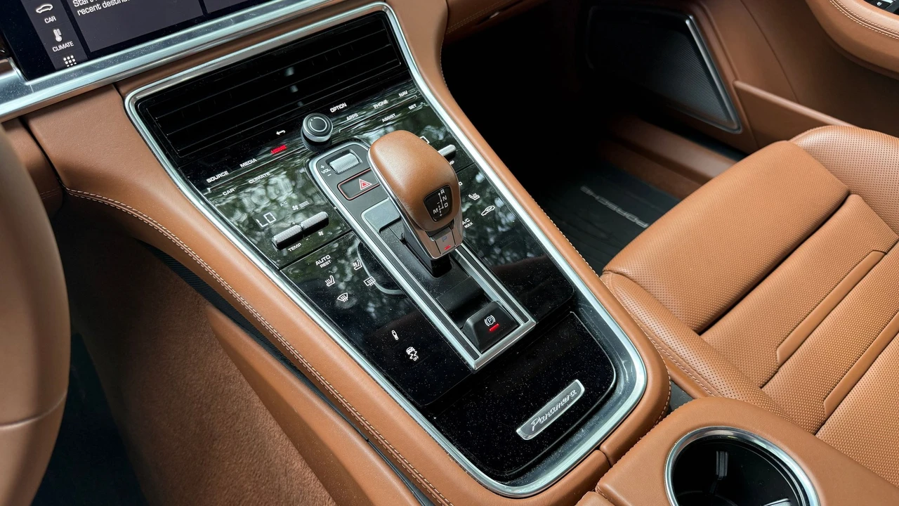 2021 Porsche 971 Panamera Sport Turismo - Image 10 of 13