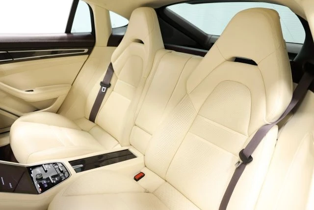 2021 Porsche 976 Panamera - Image 3 of 12