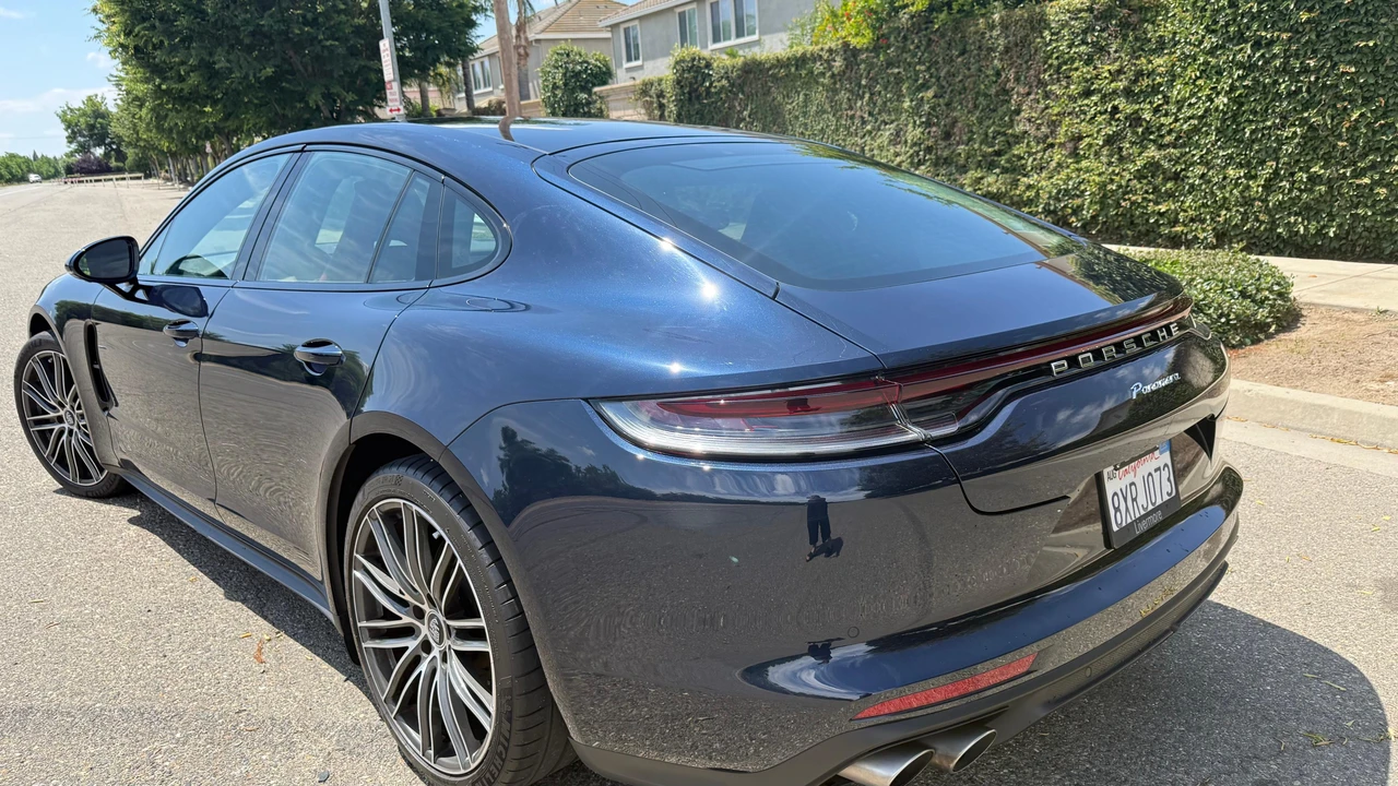 2021 Porsche Panamera - Image 22 of 31