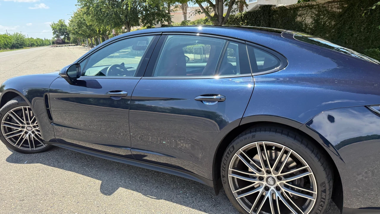 2021 Porsche Panamera - Image 20 of 31