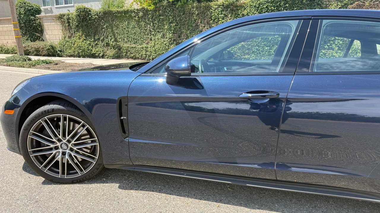 2021 Porsche Panamera - Image 19 of 31
