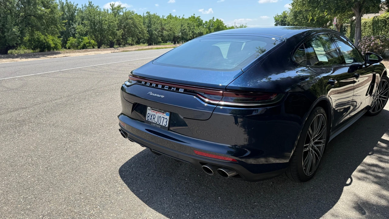 2021 Porsche Panamera - Image 24 of 31