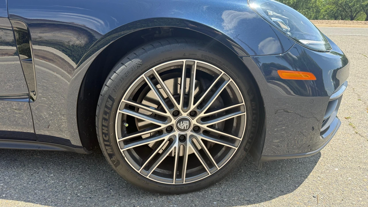 2021 Porsche Panamera - Image 30 of 31