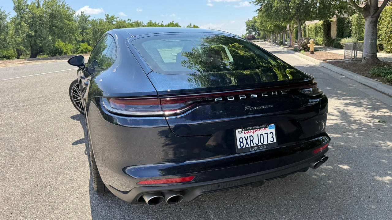 2021 Porsche Panamera - Image 8 of 31