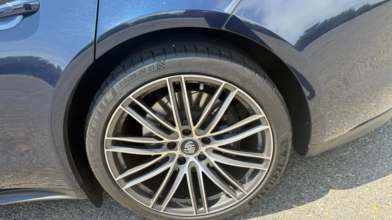 2021 Porsche Panamera - Image 28 of 31