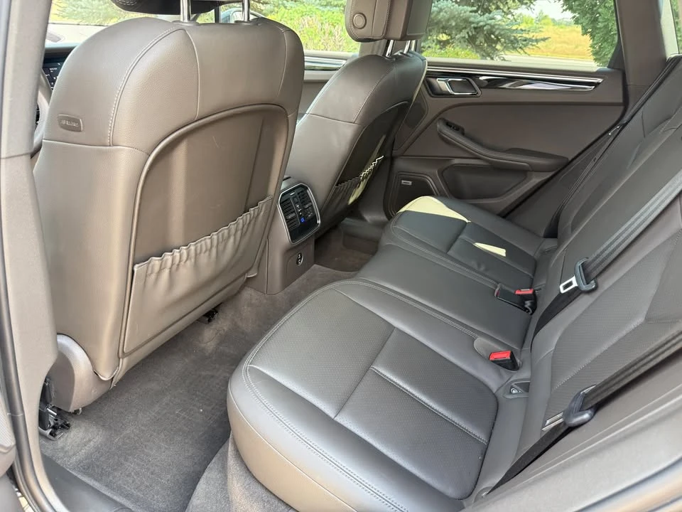 2021 Porsche Macan - Image 14 of 15