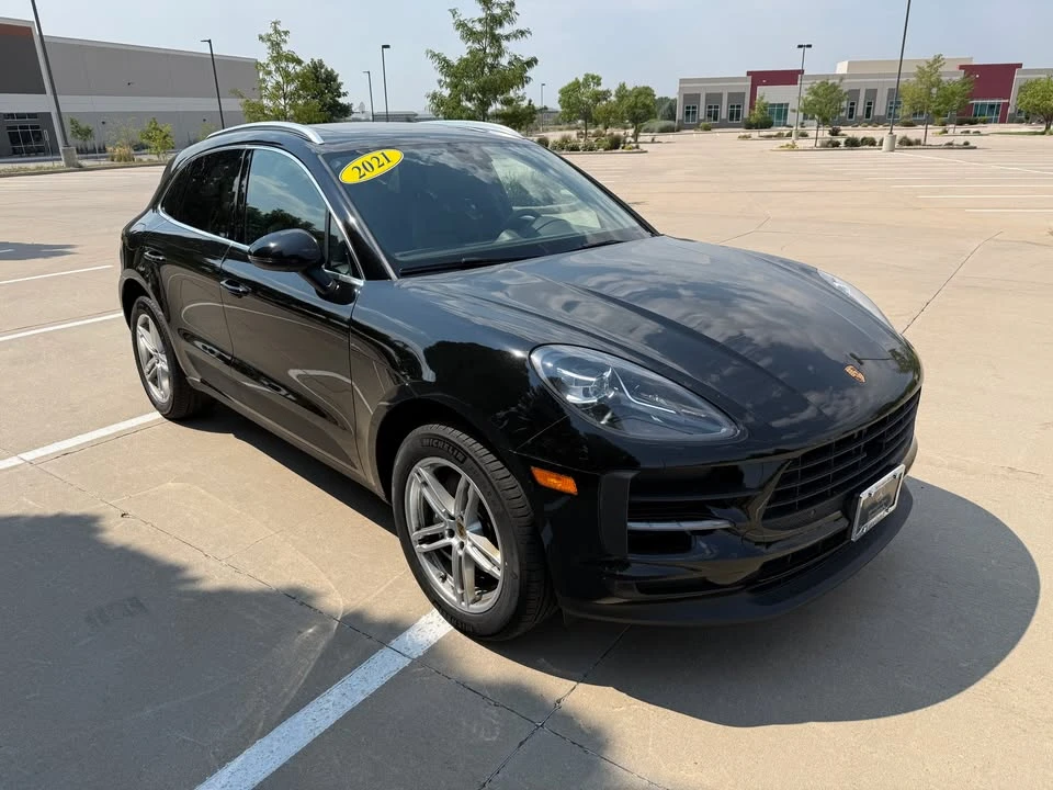 2021 Porsche Macan - Image 8 of 15