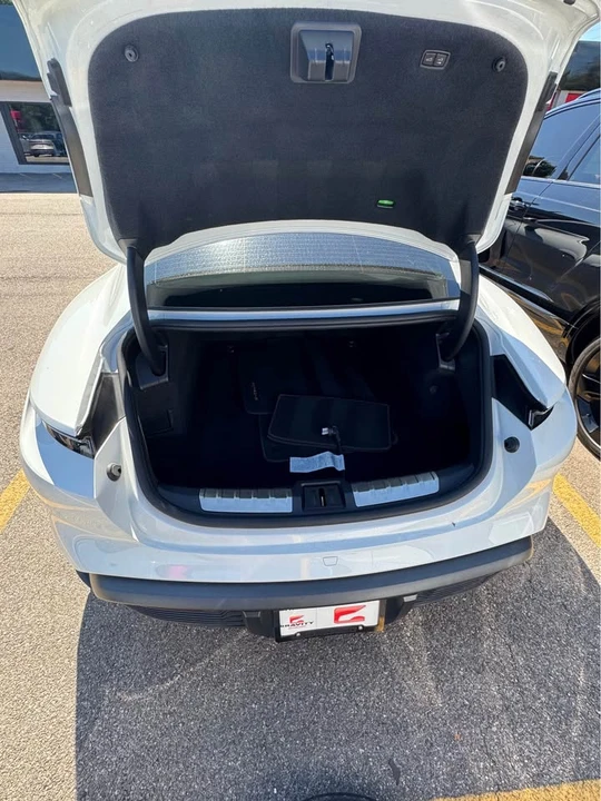 2021 Porsche Taycan 4S - Image 4 of 11