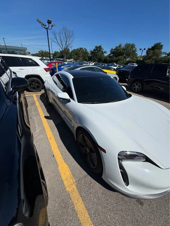 2021 Porsche Taycan 4S - Image 7 of 11