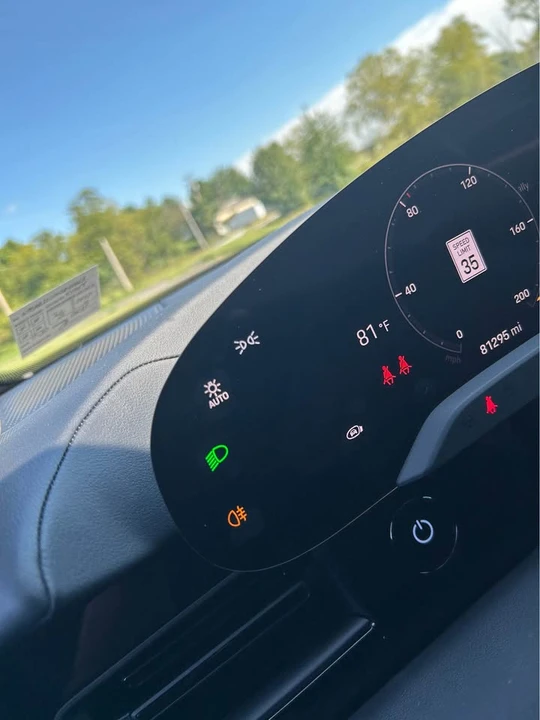 2021 Porsche Taycan 4S - Image 10 of 13