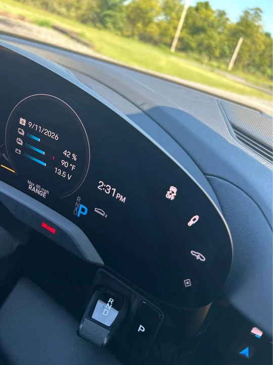 2021 Porsche Taycan 4S - Image 11 of 13