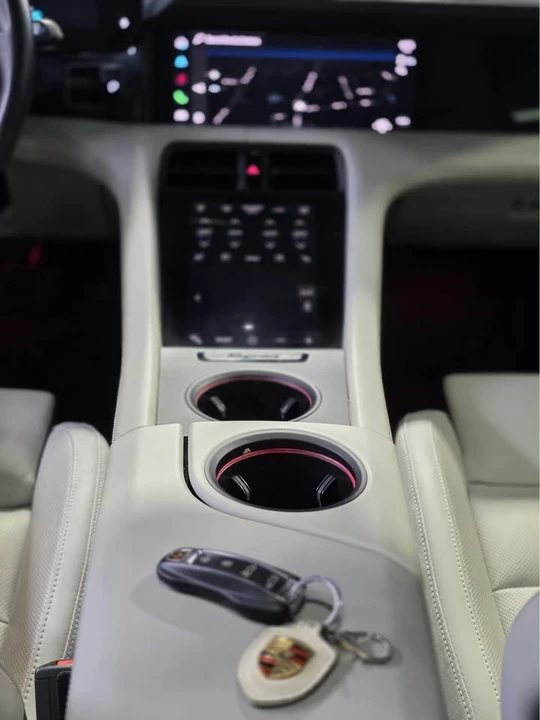 2021 Porsche Taycan - Image 10 of 20