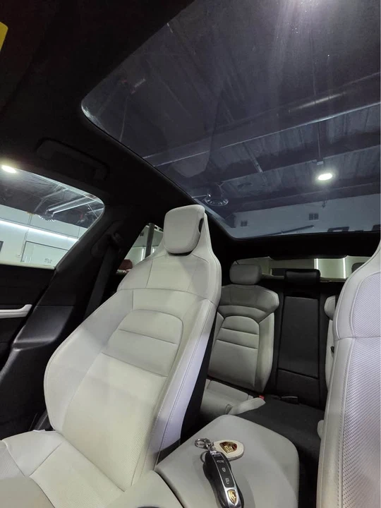 2021 Porsche Taycan - Image 10 of 20