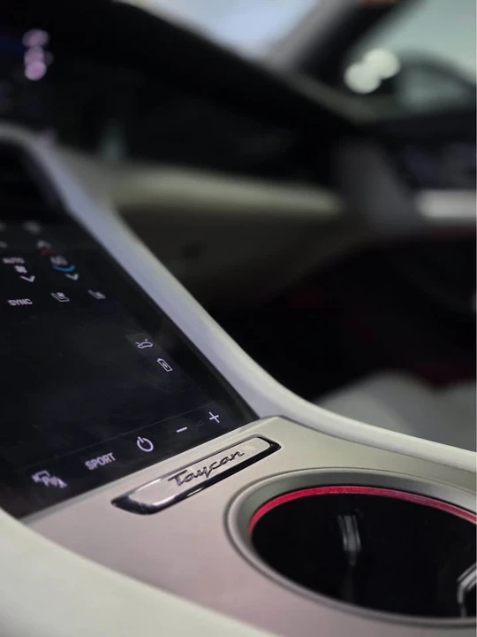 2021 Porsche Taycan - Image 17 of 20