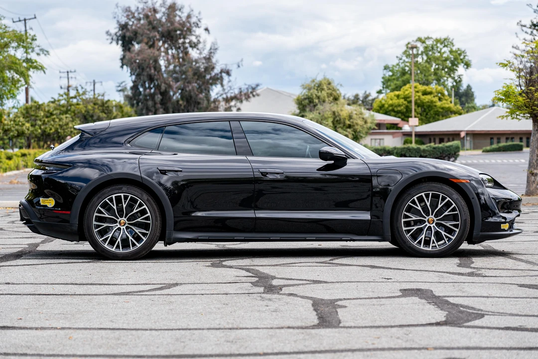 2021 Porsche Taycan 4 - Image 8 of 31