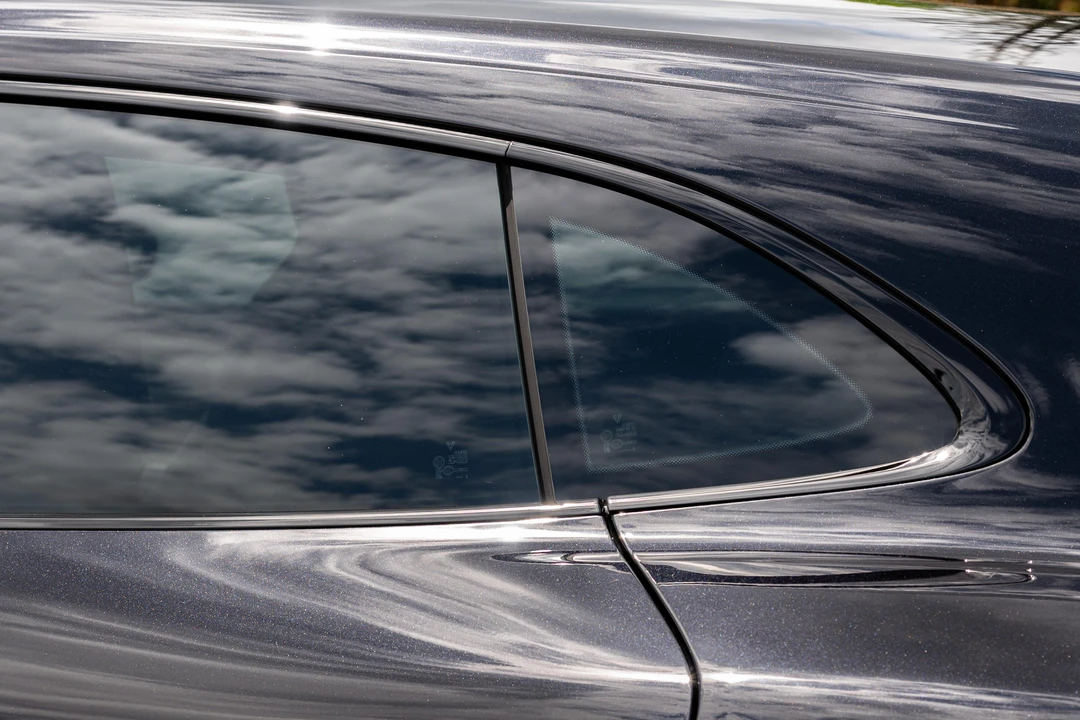 2021 Porsche Taycan 4 - Image 16 of 31