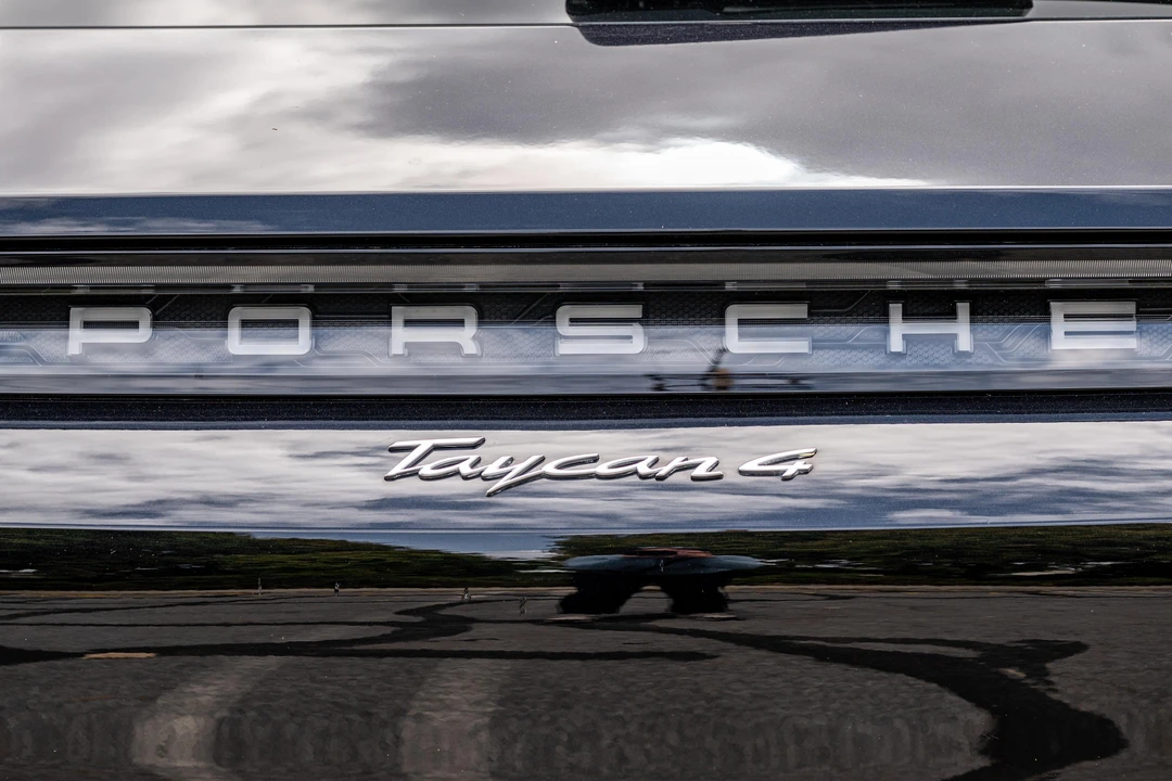 2021 Porsche Taycan 4 - Image 22 of 31