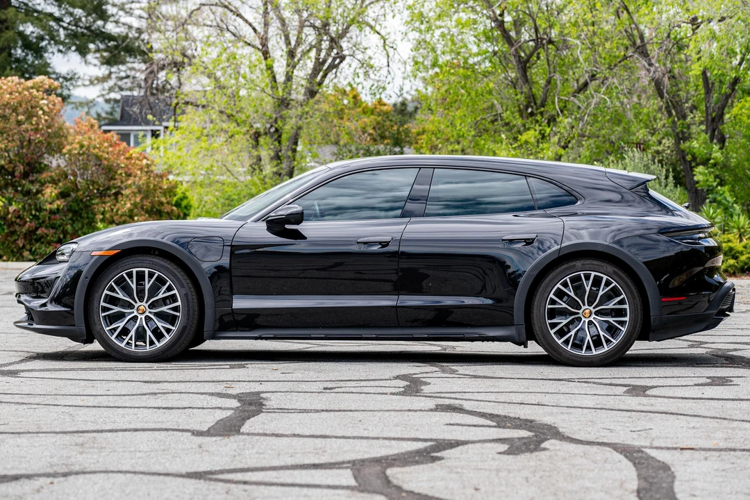 2021 Porsche Taycan 4 - Image 3 of 31