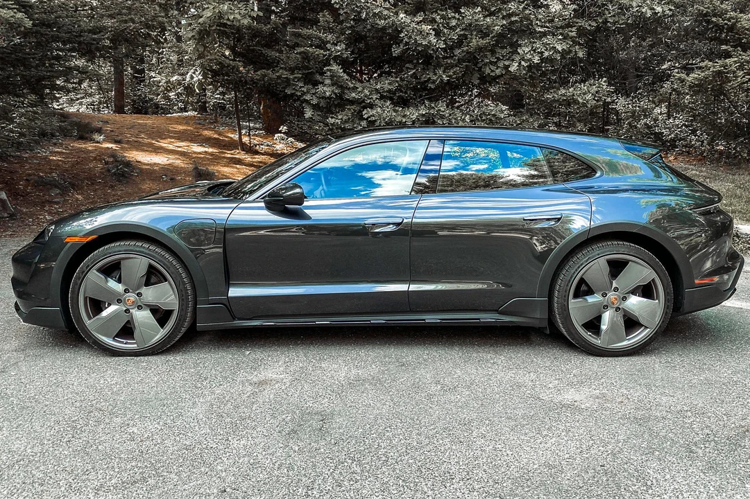 2021 Porsche Taycan 4S - Image 3 of 31