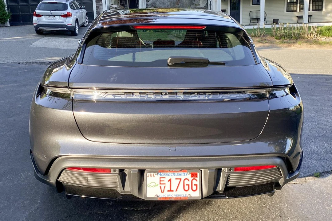 2021 Porsche Taycan 4S - Image 5 of 31