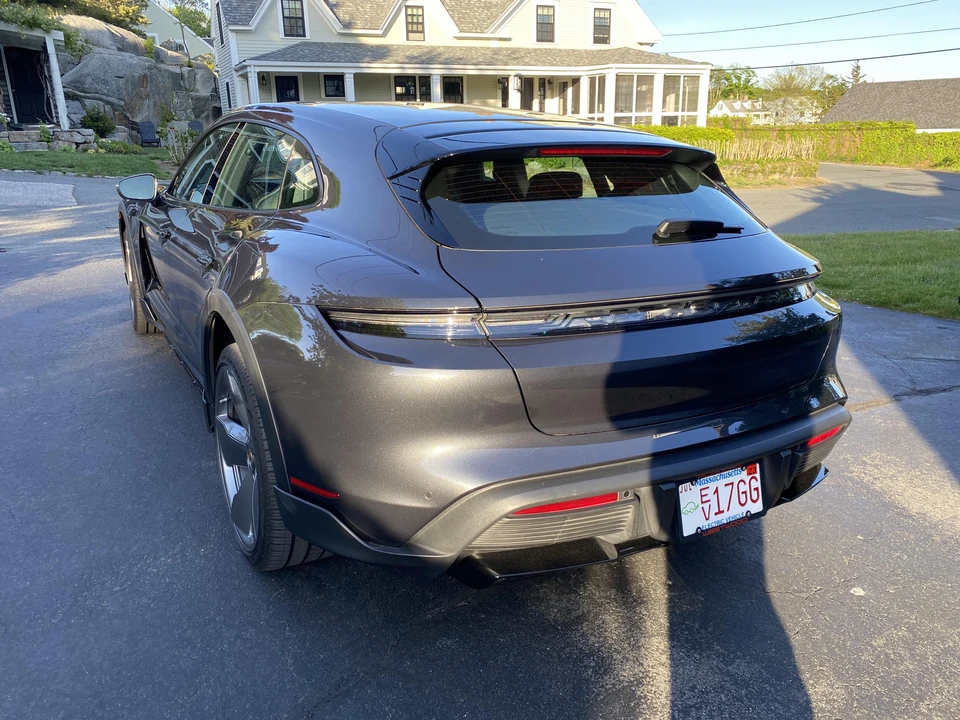 2021 Porsche Taycan 4S - Image 18 of 31