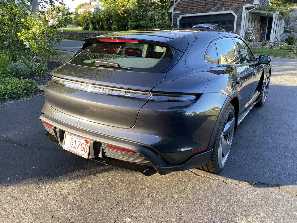 2021 Porsche Taycan 4S - Image 20 of 31