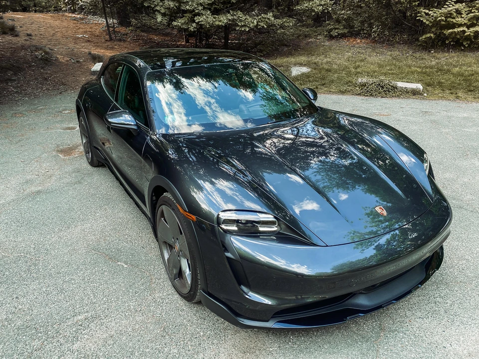 2021 Porsche Taycan 4S - Image 26 of 31