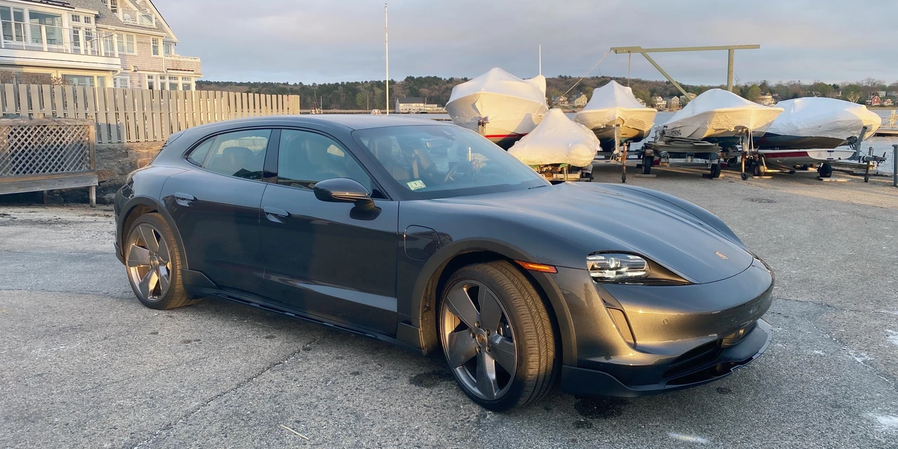 2021 Porsche Taycan 4S - Image 22 of 31