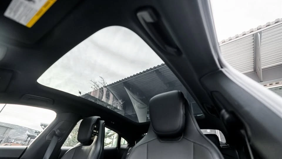2021 Porsche Taycan 4S - Image 10 of 15
