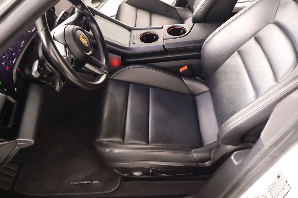 2021 Porsche Taycan 4S - Image 9 of 15