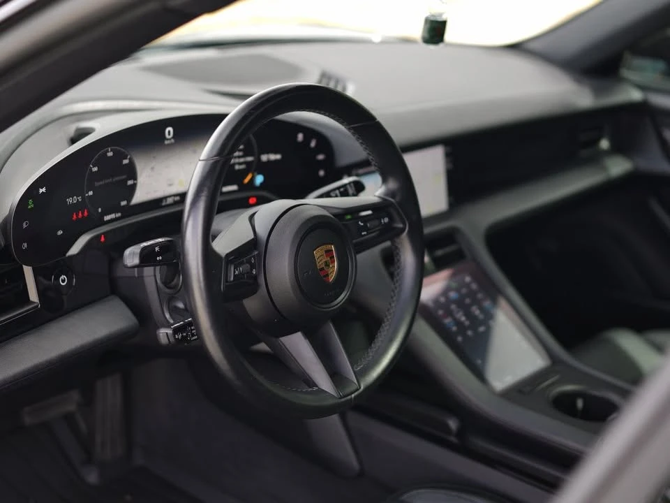 2021 Porsche Taycan 4S - Image 9 of 17