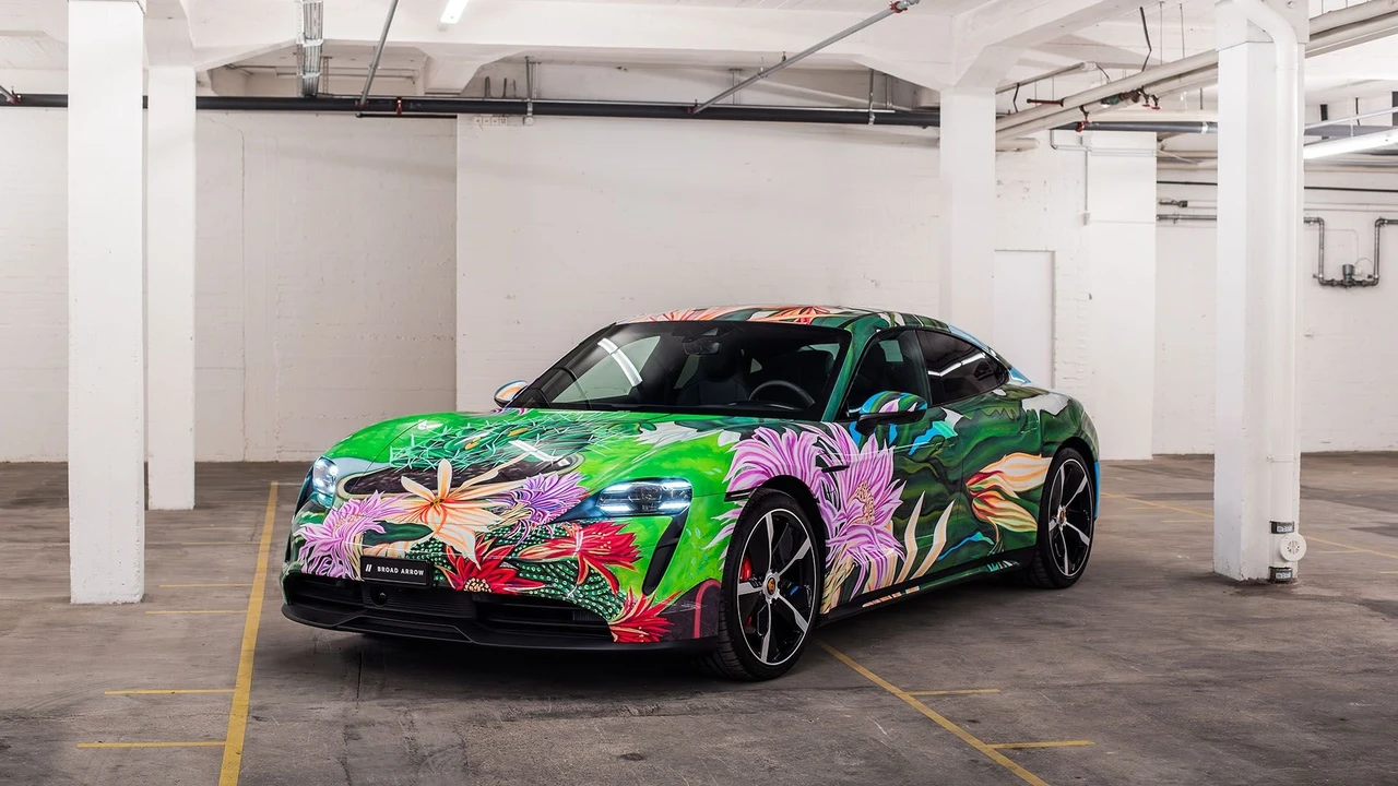 2021 Porsche Taycan 4S - Image 13 of 31