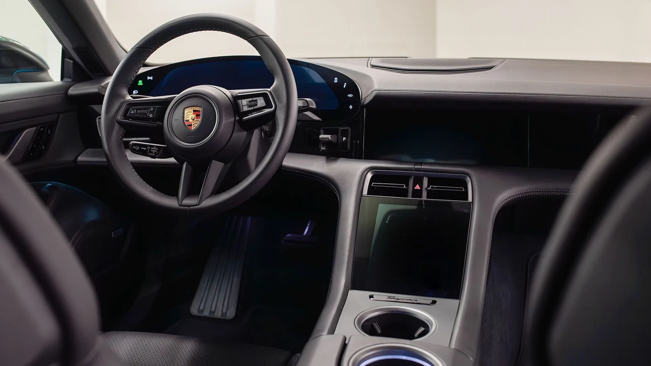 2021 Porsche Taycan 4S - Image 23 of 31
