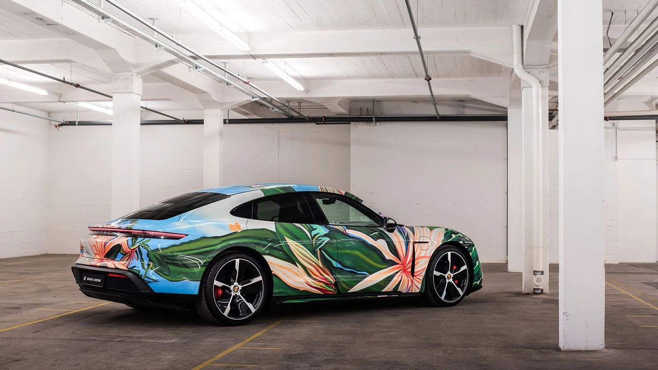 2021 Porsche Taycan 4S - Image 2 of 31