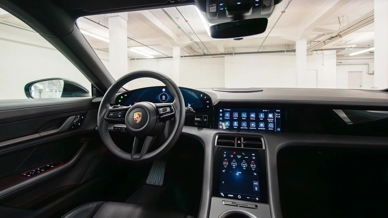 2021 Porsche Taycan 4S - Image 27 of 31