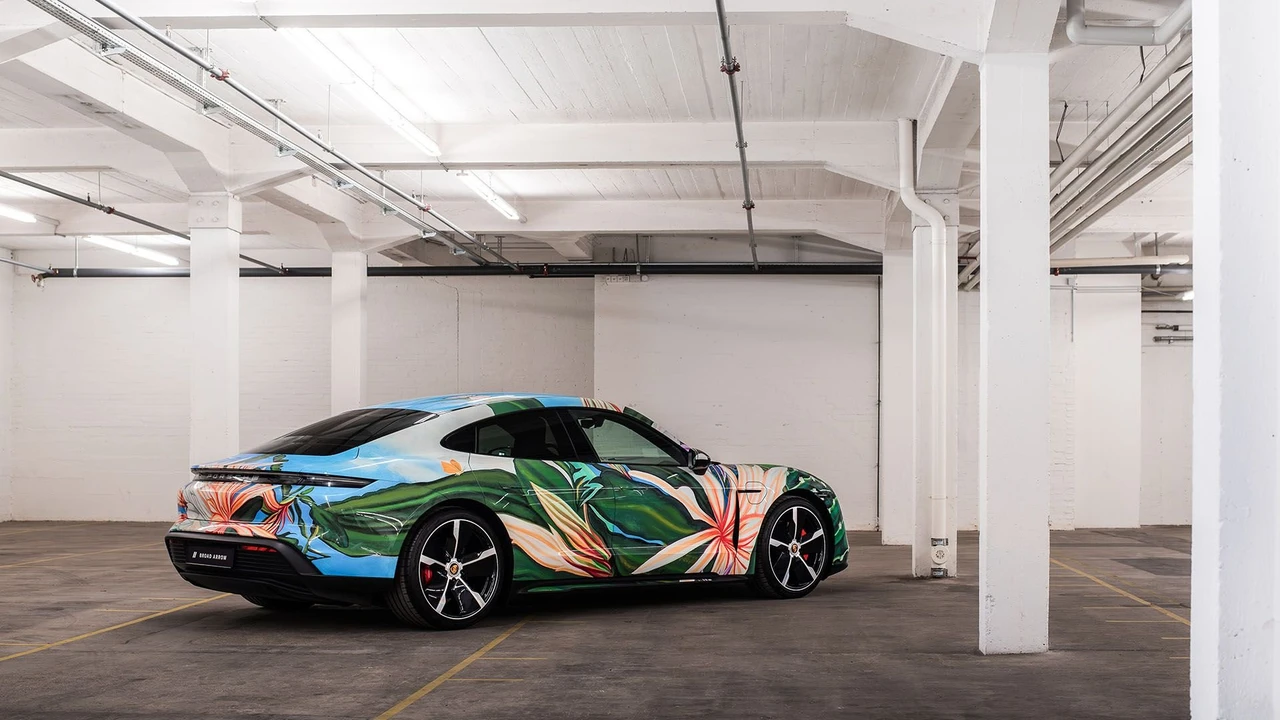 2021 Porsche Taycan 4S - Image 16 of 31