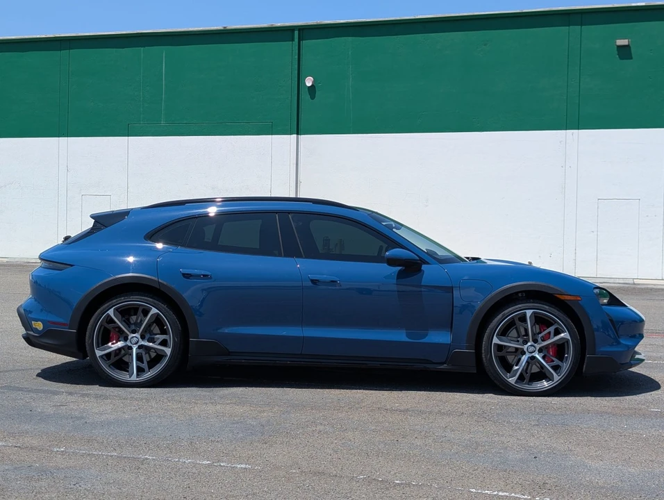 2021 Porsche Taycan 4S - Image 11 of 12