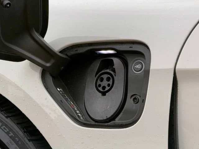 2021 Porsche Taycan 4S - Image 13 of 20