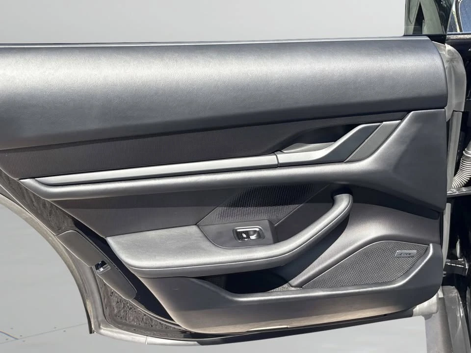 2021 Porsche Taycan 4S - Image 7 of 12
