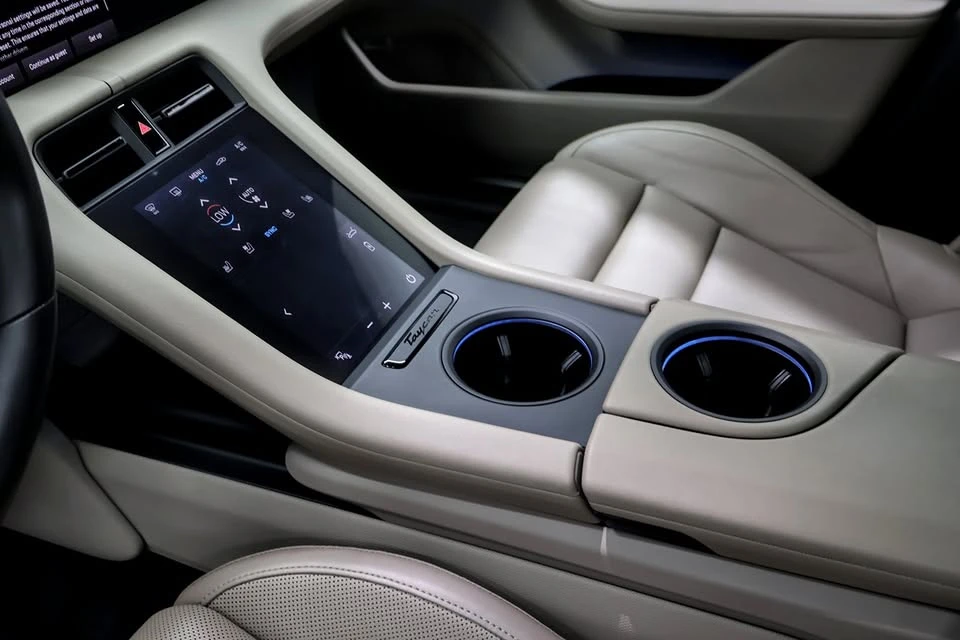 2021 Porsche Taycan 4S - Image 10 of 12