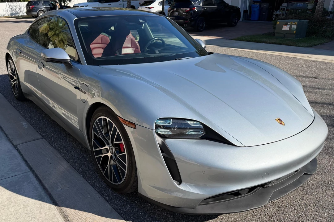 2021 Porsche Taycan 4S - Image 12 of 31
