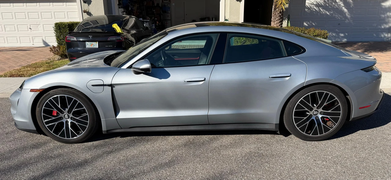 2021 Porsche Taycan 4S - Image 8 of 31
