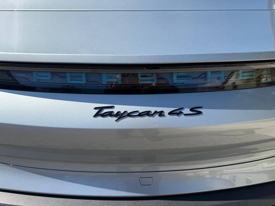 2021 Porsche Taycan 4S - Image 22 of 31