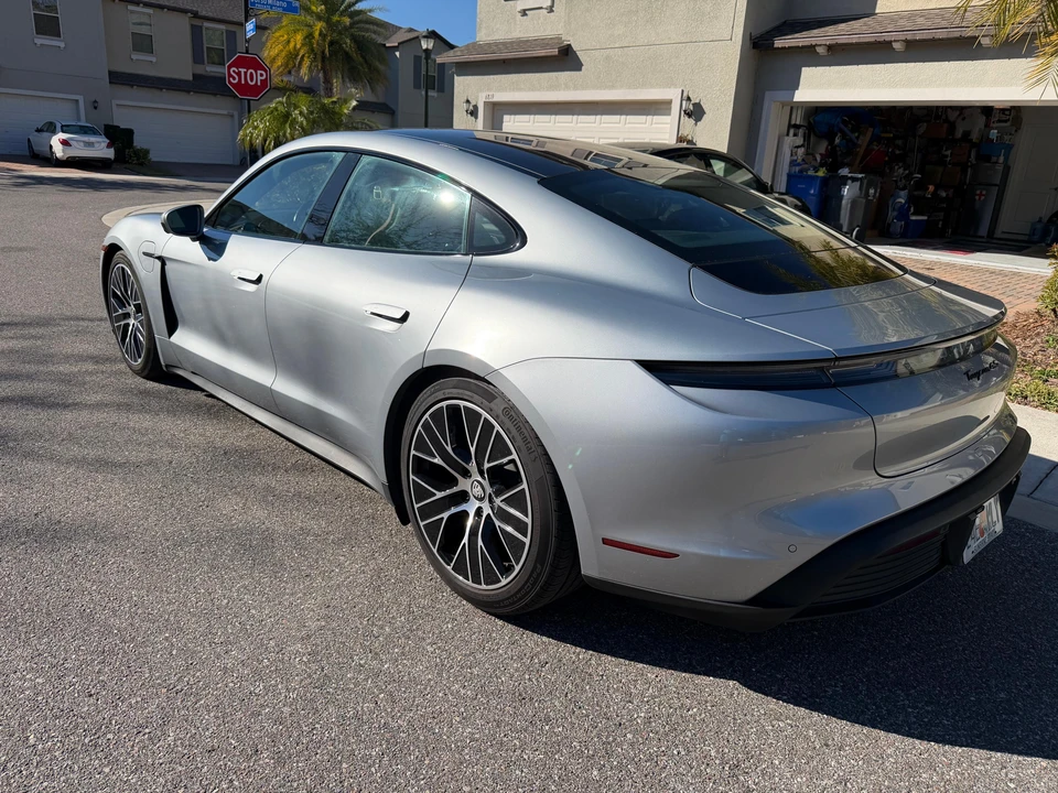 2021 Porsche Taycan 4S - Image 9 of 31